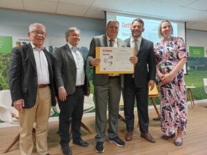 Imagem da notícia - Em Brasília, Amazonas recebe certificado sanitário de estado livre de febre aftosa sem vacinação