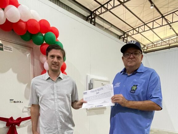 Adaf entrega mais um certificado de registro no Serviço de Inspeção Estadual